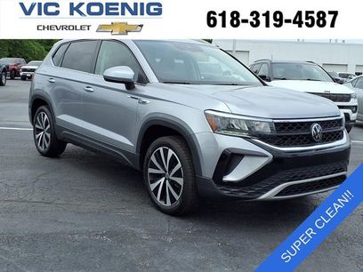 Used 2024 Volkswagen Taos SE w/ Panoramic Sunroof Package