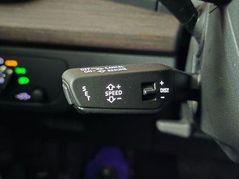 Used 2023 Audi Q5 2.0T Premium w/ Convenience Package image 29