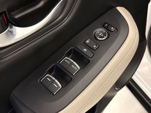 Certified 2025 Honda HR-V EX-L image 20