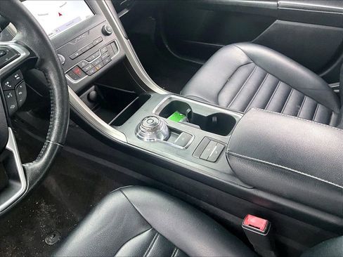 Used 2019 Ford Fusion SEL image 12