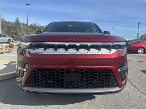 New 2026 Jeep Grand Wagoneer 4WD w/ Premium Group I image 3