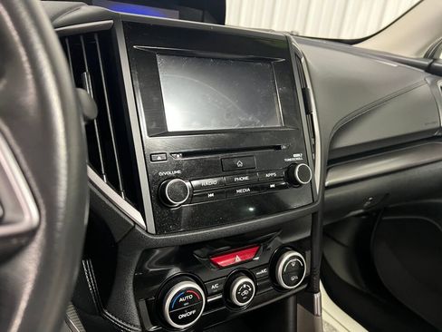 Used 2022 Subaru Forester Premium image 8