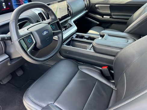 Certified 2025 Ford Expedition Max Platinum AWD/4WD image 11