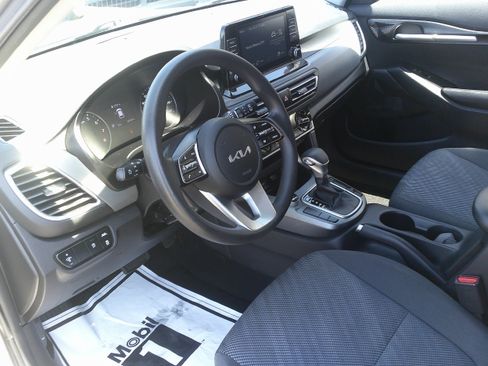 Used 2022 Kia Seltos LX AWD/4WD image 15