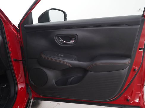 Used 2023 Honda HR-V Sport image 9