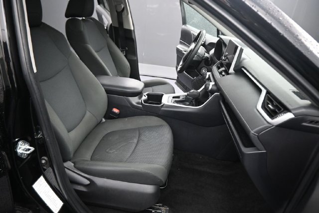 Used 2025 Toyota RAV4 LE AWD/4WD image 14