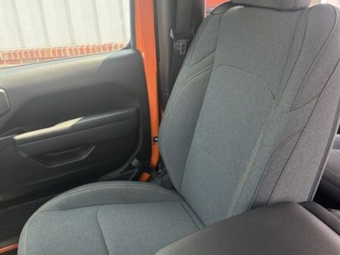 Used 2025 Jeep Wrangler Sport AWD/4WD image 32