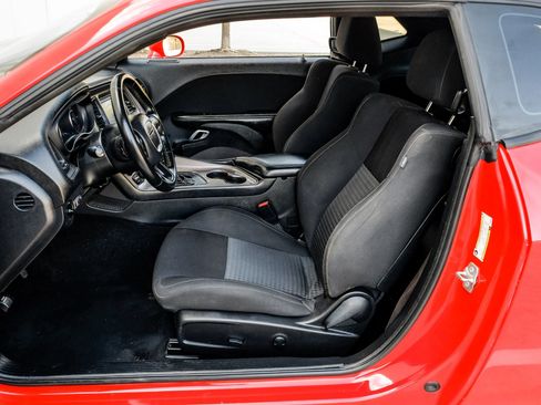 Used 2023 Dodge Challenger GT RWD image 4