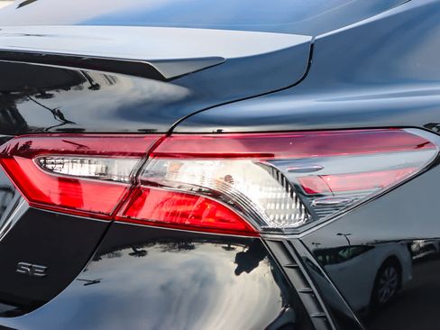 Used 2022 Toyota Camry SE image 8