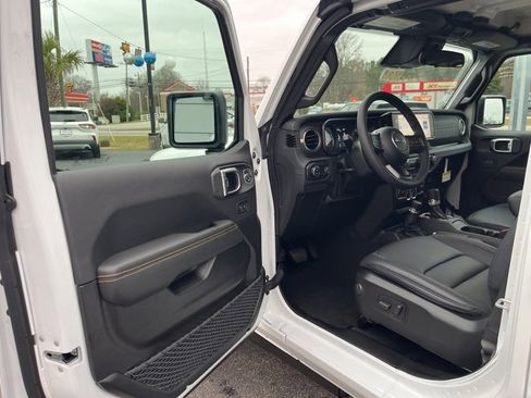 New 2026 Jeep Gladiator Sport image 4