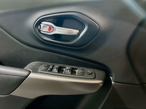 Used 2021 Jeep Cherokee Latitude Lux image 13