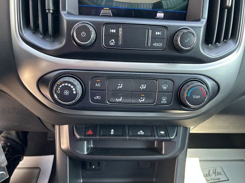 Used 2022 Chevrolet Colorado LT w/ LT Convenience Package image 19