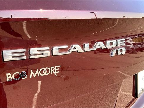 Certified 2025 Cadillac Escalade IQ Luxury 2 w/ LPO, Premium Carpet Package AWD/4WD image 33