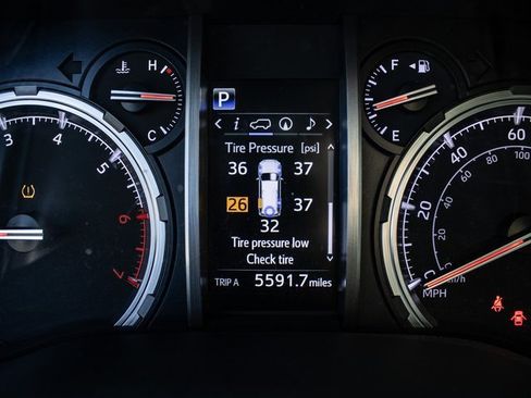 Used 2024 Toyota 4Runner Limited image 12