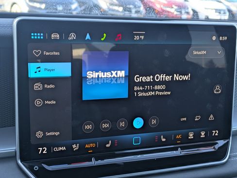 Used 2025 Volkswagen Tiguan SE R-Line image 19