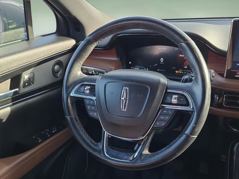 Used 2022 Lincoln Nautilus Reserve w/ Equipment Group 201A image 12