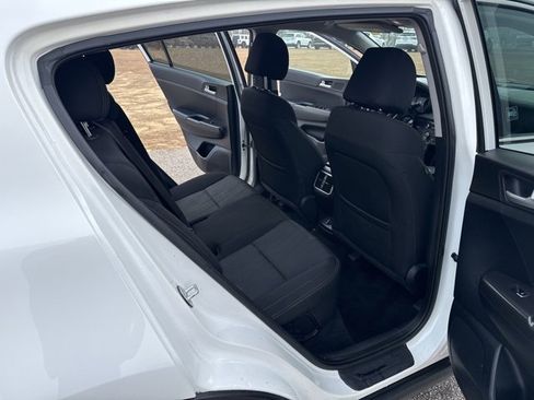 Used 2020 Kia Sportage LX image 12