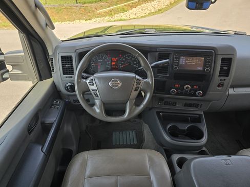 Used 2016 Nissan NV 3500 SL RWD image 15