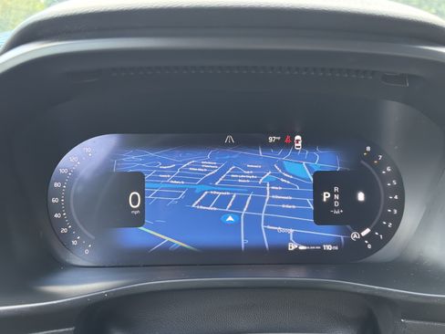 Certified 2025 Volvo XC40 B5 Plus AWD/4WD image 21