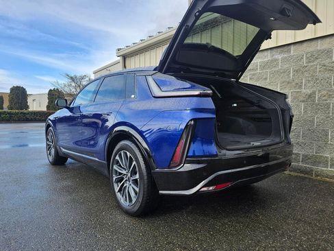 Certified 2025 Cadillac Lyriq Sport image 7