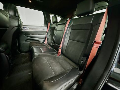 Used 2017 Jeep Grand Cherokee SRT image 24