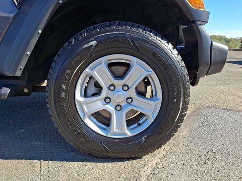 Used 2021 Jeep Wrangler Unlimited Sport image 9