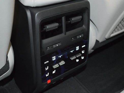 New 2025 Porsche Macan 4S Electric image 39