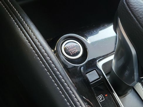 Used 2020 Nissan Kicks SV FWD image 34