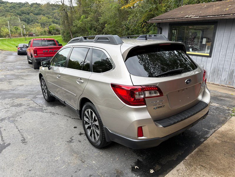 Used 2016 Subaru Outback 2.5i Limited AWD/4WD image 6