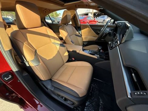 Used 2025 Lexus ES 300h w/ Premium Package FWD image 26