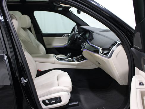 Used 2019 BMW X5 xDrive40i w/ M Sport Package AWD/4WD image 27