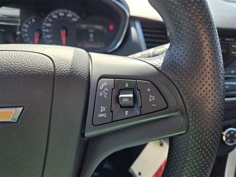 Used 2018 Chevrolet Trax LS image 28