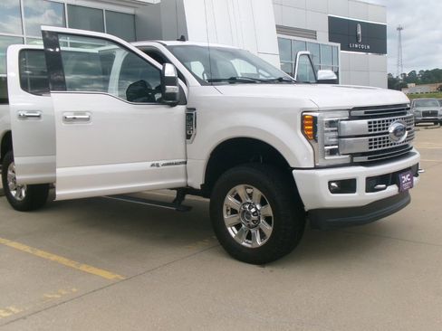Used 2019 Ford F250 Platinum w/ Platinum Ultimate Package image 17