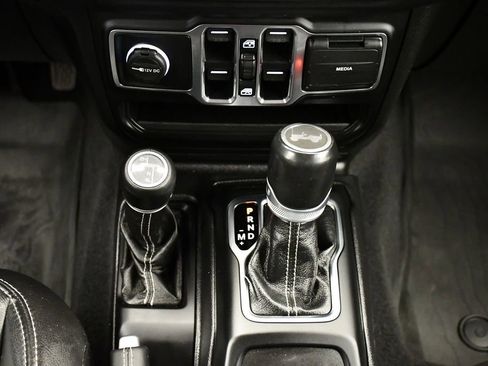 Used 2021 Jeep Wrangler Unlimited Sahara image 27