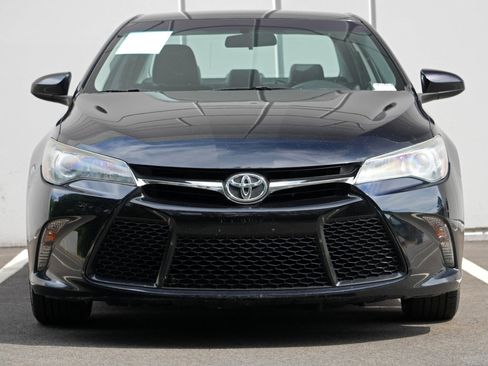 Used 2017 Toyota Camry SE FWD image 6