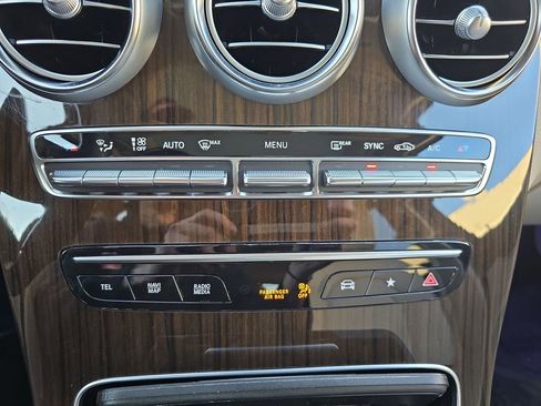 Certified 2022 Mercedes-Benz GLC 300 image 25