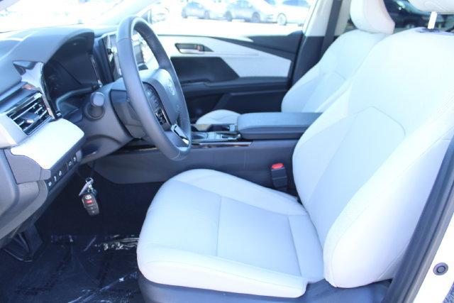 Used 2026 Toyota Camry XLE FWD image 32