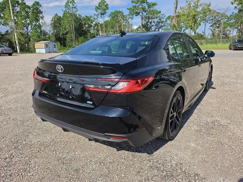 Used 2025 Toyota Camry SE FWD image 4