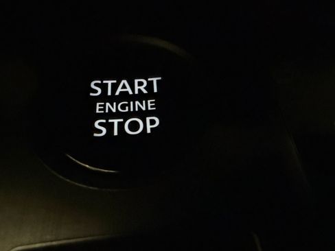 Used 2025 Nissan Kicks SR image 30