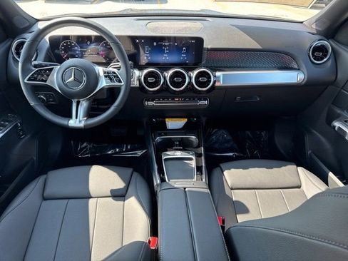 New 2025 Mercedes-Benz GLB 250 image 4