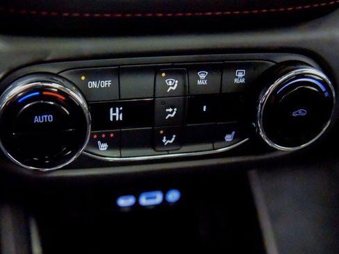 Used 2023 Chevrolet TrailBlazer RS w/ Sun and Liftgate Package image 23