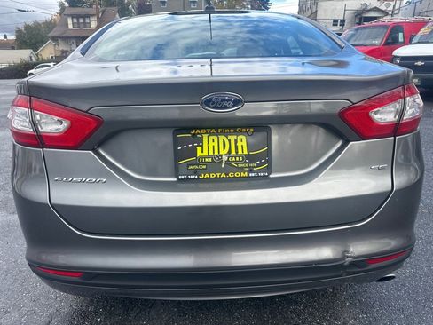 Used 2014 Ford Fusion SE image 4