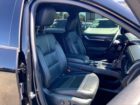 Used 2024 GMC Acadia Elevation w/ Trailering Package FWD image 7