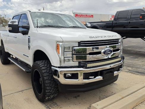 Used 2018 Ford F250 Lariat w/ Lariat Ultimate Package AWD/4WD image 3