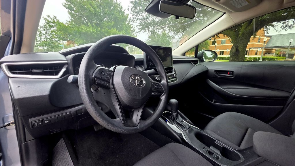 Used 2023 Toyota Corolla LE FWD image 24