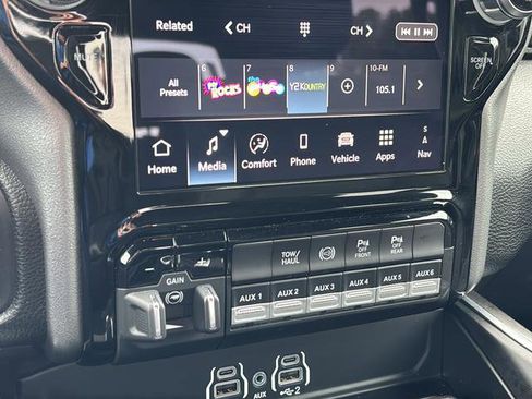 Used 2025 RAM 3500 Big Horn image 32