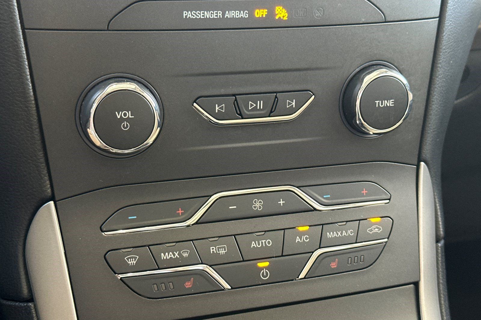 Used 2020 Ford Edge SEL w/ Convenience Package FWD image 27
