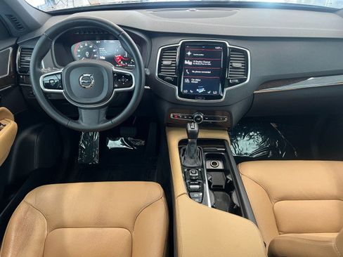 Used 2018 Volvo XC90 T6 Momentum w/ Momentum Plus Package AWD/4WD image 14