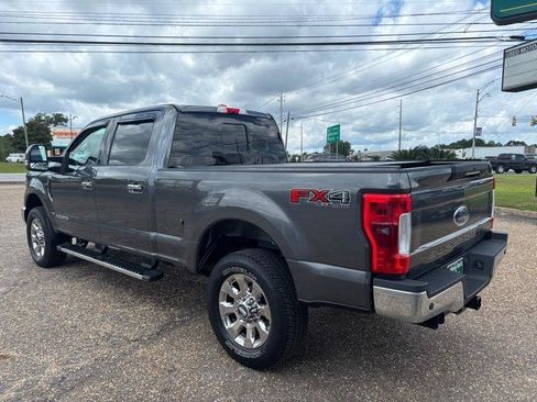 Used 2017 Ford F250 Lariat w/ Lariat Ultimate Package AWD/4WD image 3