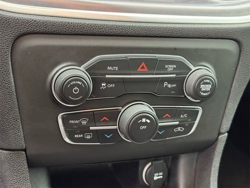 Used 2021 Dodge Charger SXT w/ Blacktop Package image 29